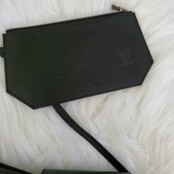 Authentic Louis Vuitton Sac a Dos Drawstring Backpack Epi Leather Black main image 8